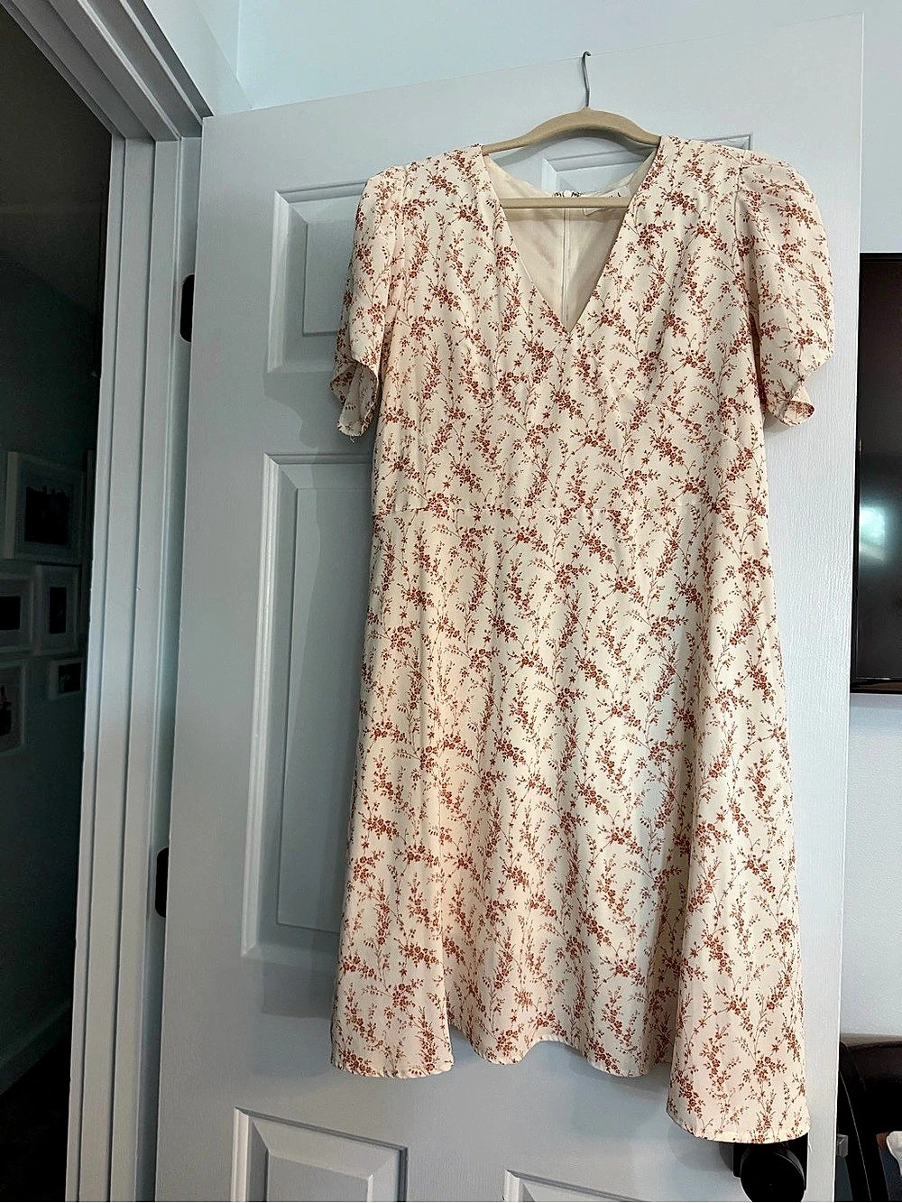 THML Puff Sleeve V-Neck Floral Mini Dress White & Orange Large